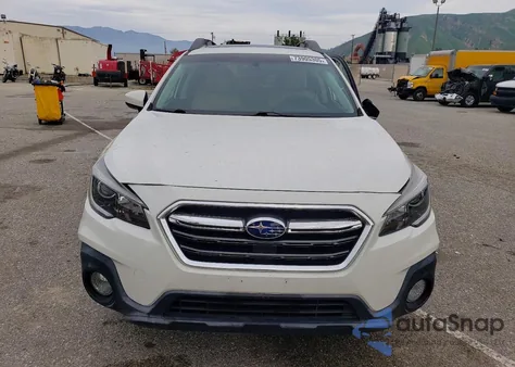 2018 Subaru Outback 2.5I Premium z USA, uszkodzony, nr VIN 4S4BSADC9J3251494